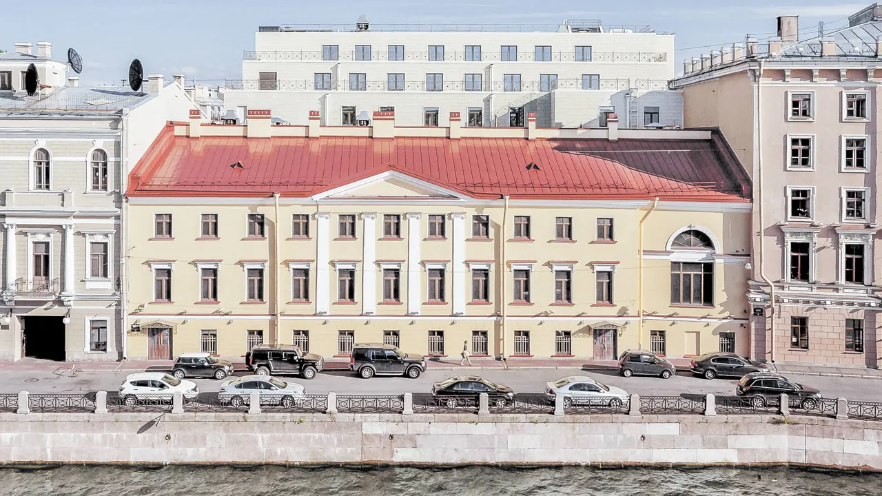 Мойка, 74